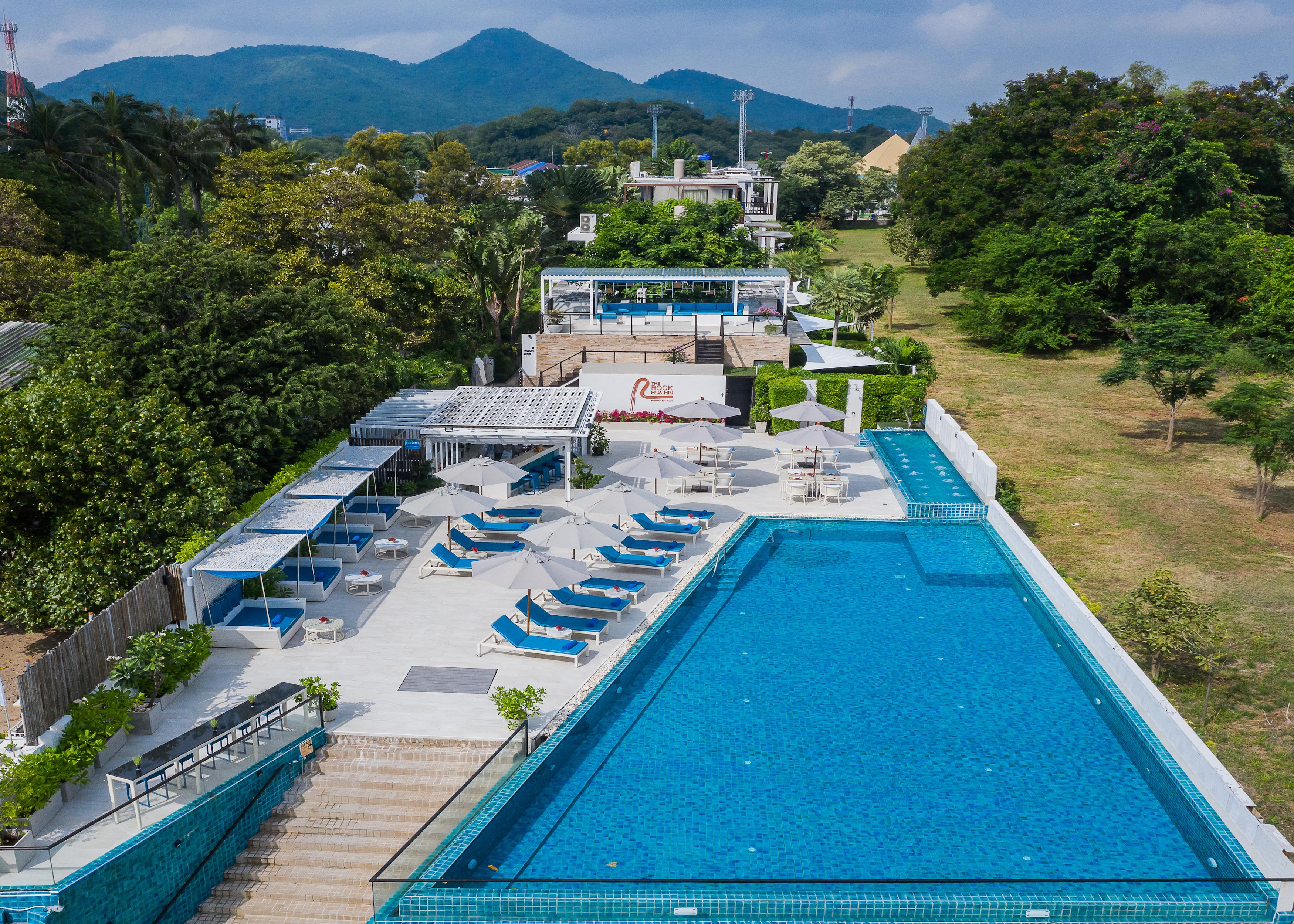 The Rock Beachfront 4* HHQ