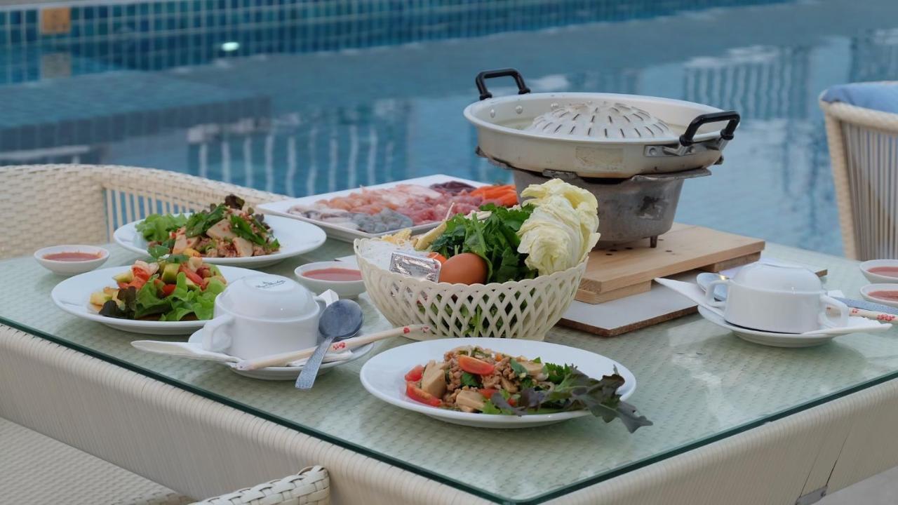 The Rock Beachfront Resort HHQ