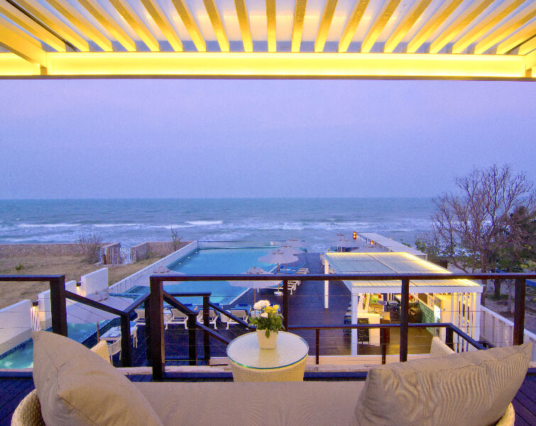The Rock Beachfront HHQ